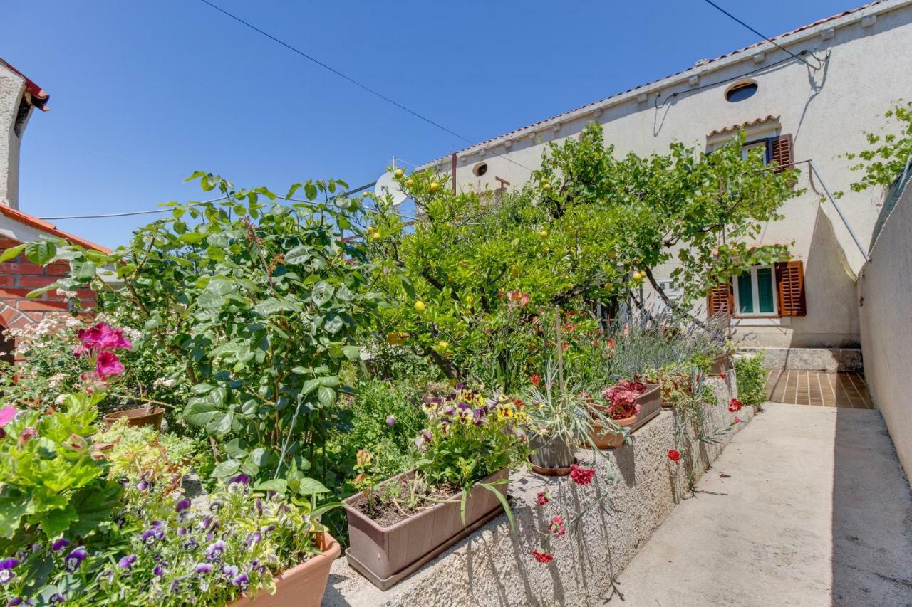 Apartment Carmen Veli Lošinj Exterior foto